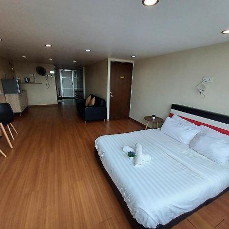 Big Big World At The Ceo Studio Penang Bayan Lepas Exterior foto