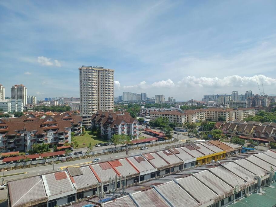 Big Big World At The Ceo Studio Penang Bayan Lepas Exterior foto